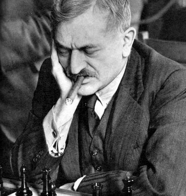 Emanuel Lasker fumando